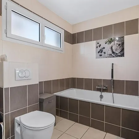 Willa Le Tresor De Rochelongue Spacious Luxury With Infinity Pool